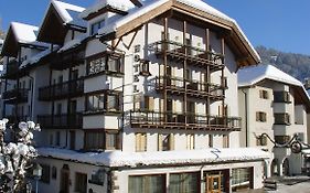 Hotel Dolomiti Madonna